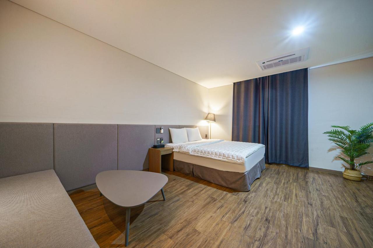 Mtm Family Hotel Gyeongju Ngoại thất bức ảnh